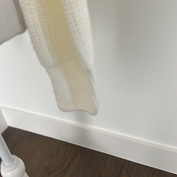 ASOS Cream Crop Sweater - Picture 4 of 5